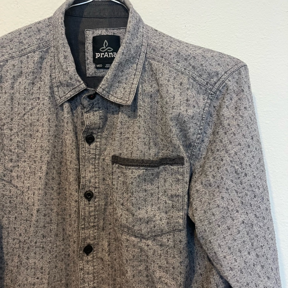 Prana Men’s Medium Gray Pattern Long Sleeve Button Up Outdoor Shirt‎ Pocket EUC - Picture 3 of 4